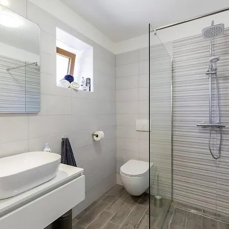 Almar In - Haus Fuer 4 Personen Holiday home Rakalj