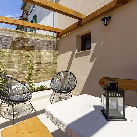 Almar In - Haus Fuer 4 Personen Holiday home Rakalj