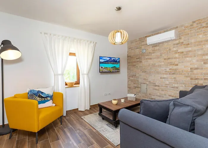 Almar In - Haus Für 4 Personen Semesterbostad