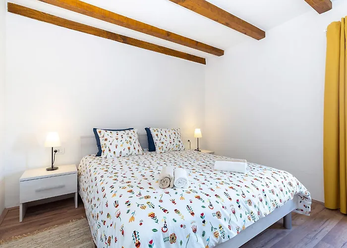 Almar In - Haus Für 4 Personen Rakalj